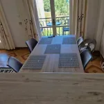 Apartament House *